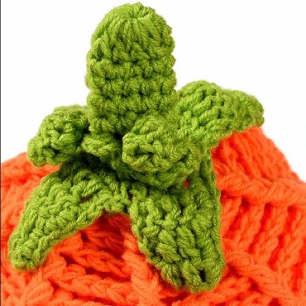 ONE HOUR SALE ❗️ Crochet Pumpkin Beanie - Picture 3 of 3
